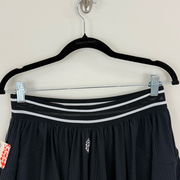 Free People Movement Black Athletic Sultry Skort Skirt Size Large NEW - Picture 7 of 13